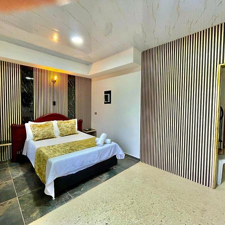 Hotel Torre Primavera Medellín Esterno foto
