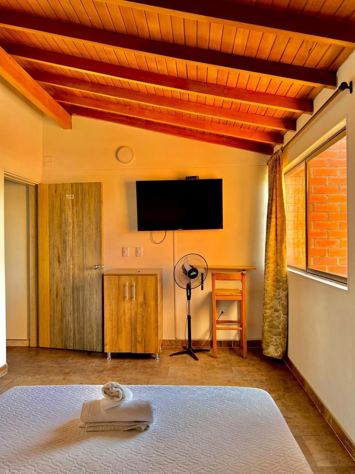Hotel Torre Primavera Medellín Esterno foto