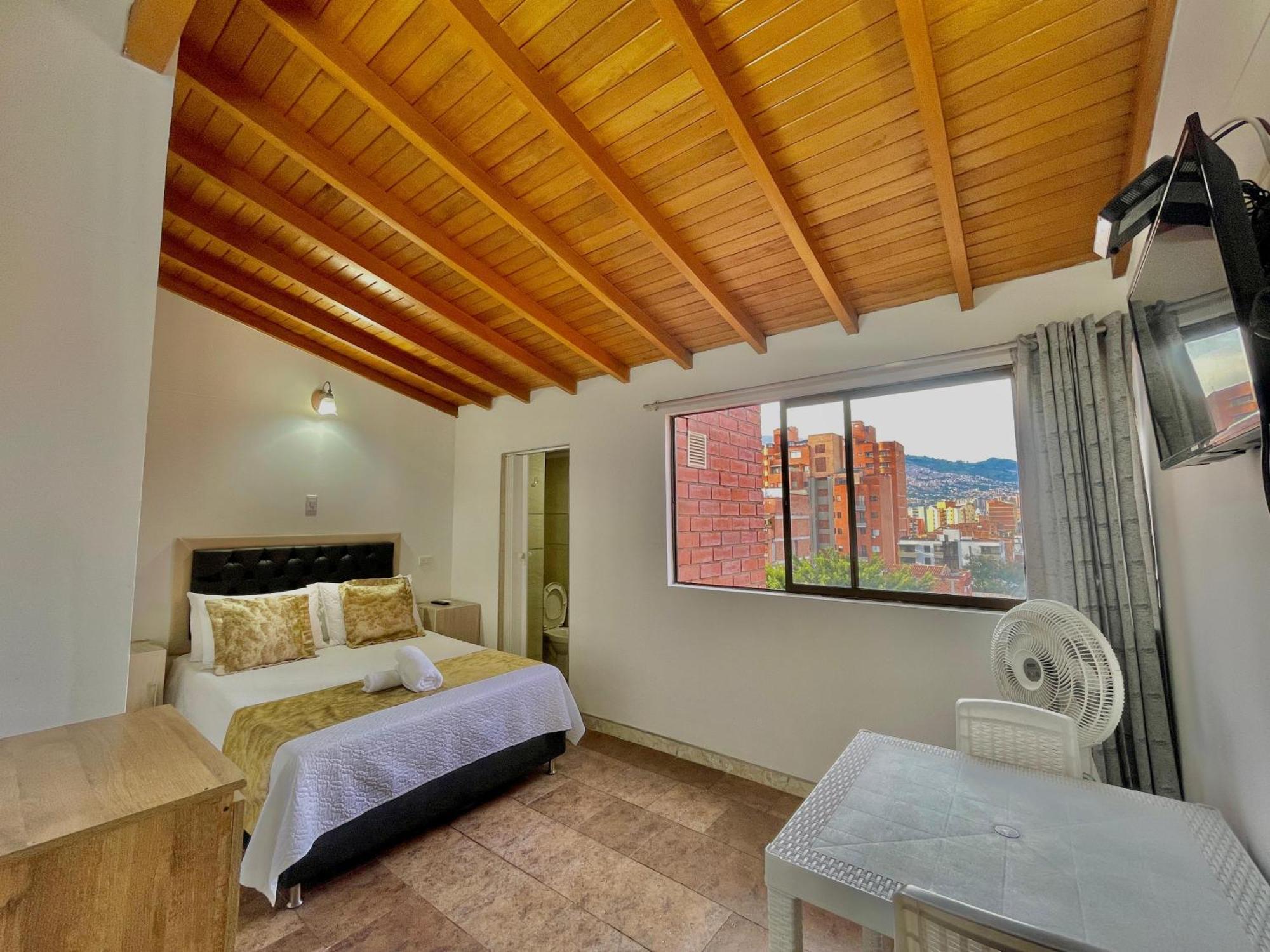 Hotel Torre Primavera Medellín Esterno foto