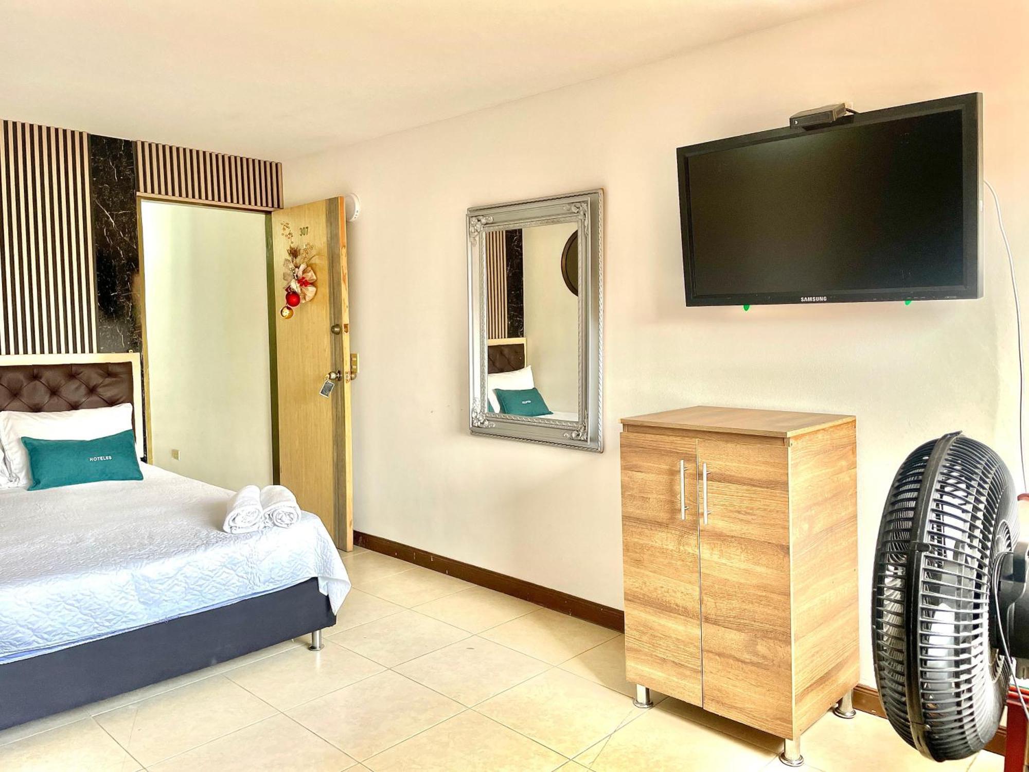 Hotel Torre Primavera Medellín Esterno foto