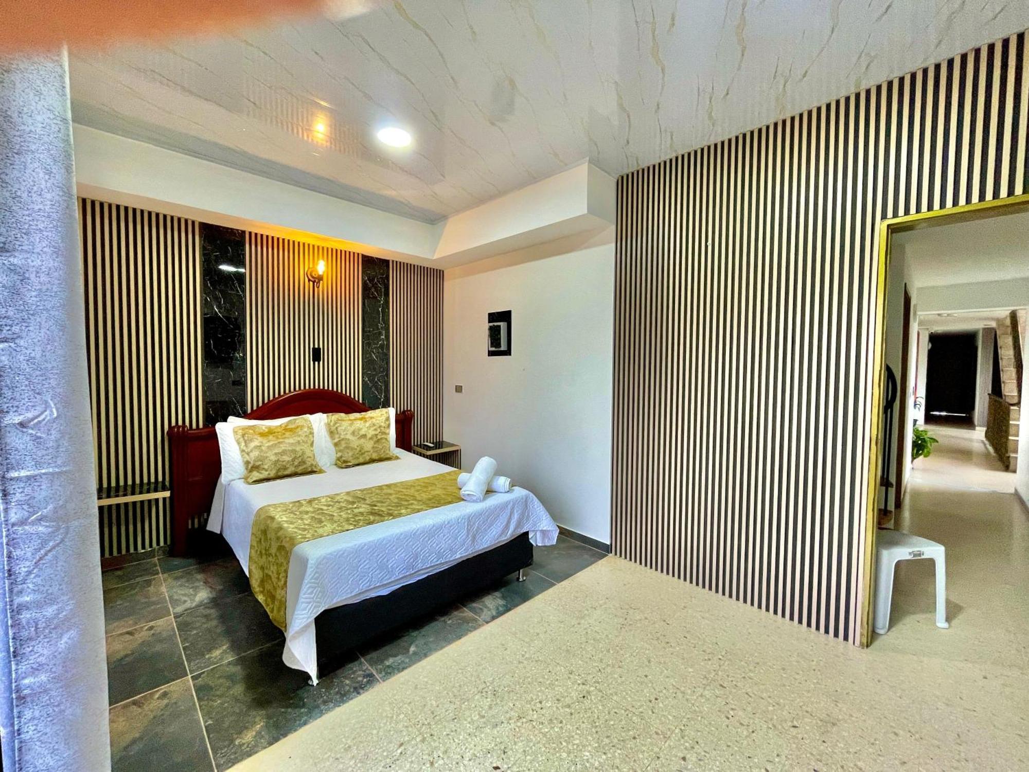 Hotel Torre Primavera Medellín Esterno foto
