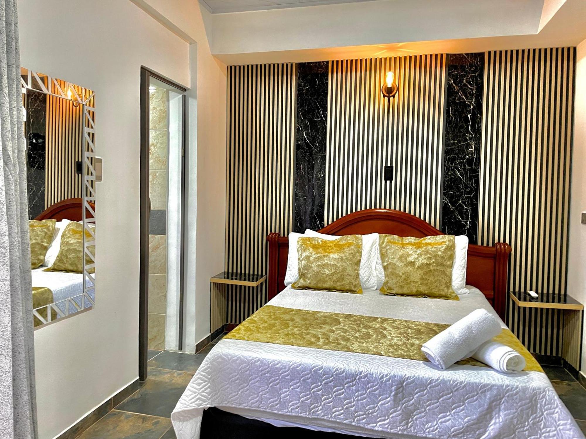 Hotel Torre Primavera Medellín Esterno foto